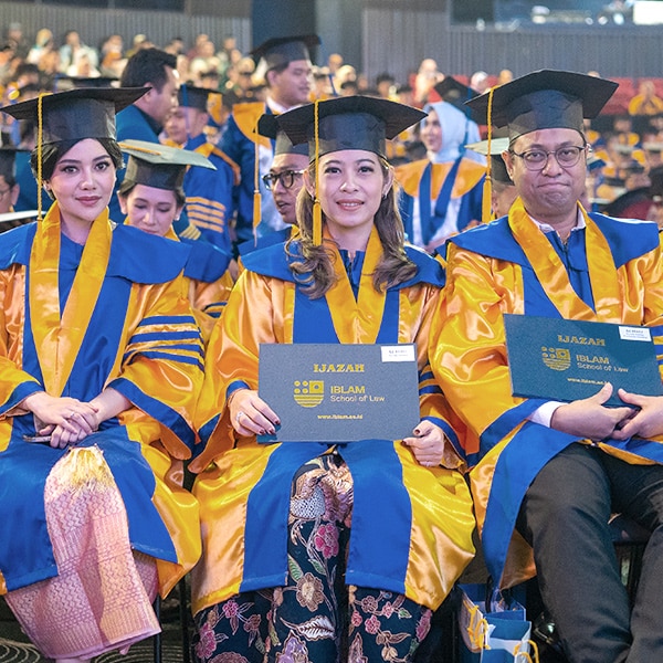 Lulusan-IBLAM-S1