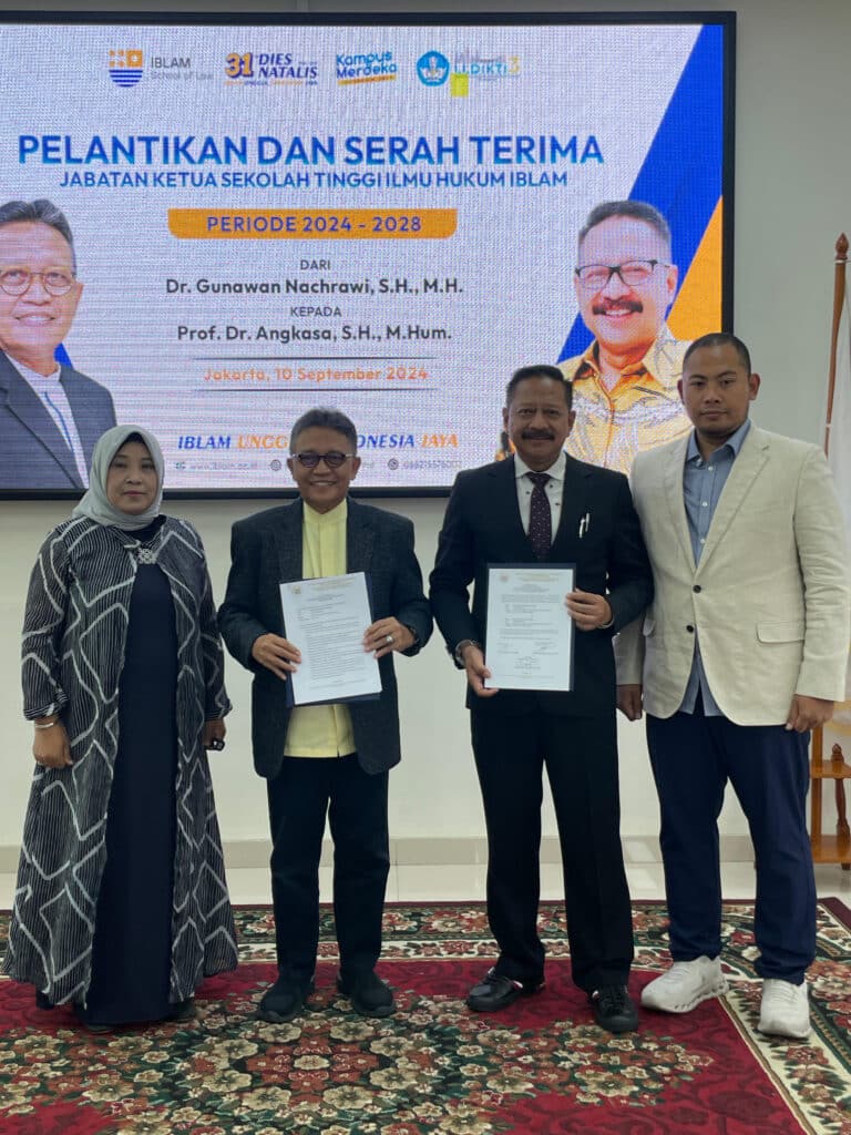 serah terima jabatan Ketua STIH IBLAM dari Prof. Dr. Gunawan Nachrawi, S.H., M.H. kepada Prof. Dr. Angkasa, S.H., M.Hum.