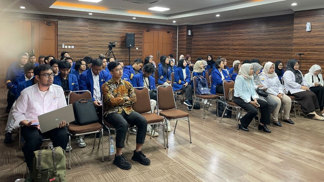 Diskusi mahasiswa IBLAM di MK